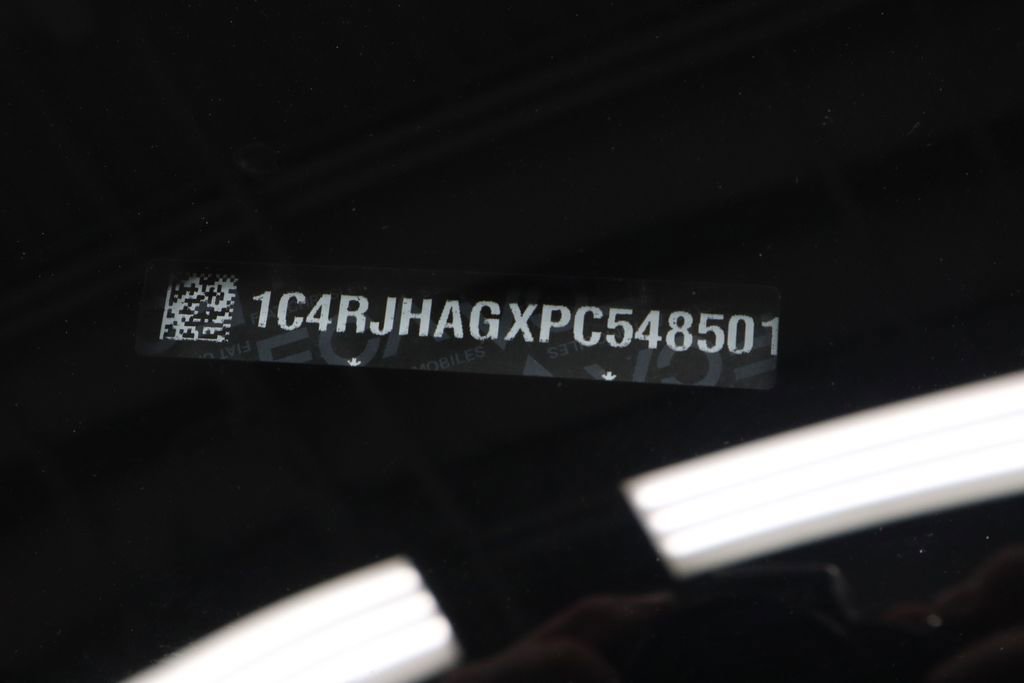 Used 2023 Jeep Grand Cherokee Altitude image 37