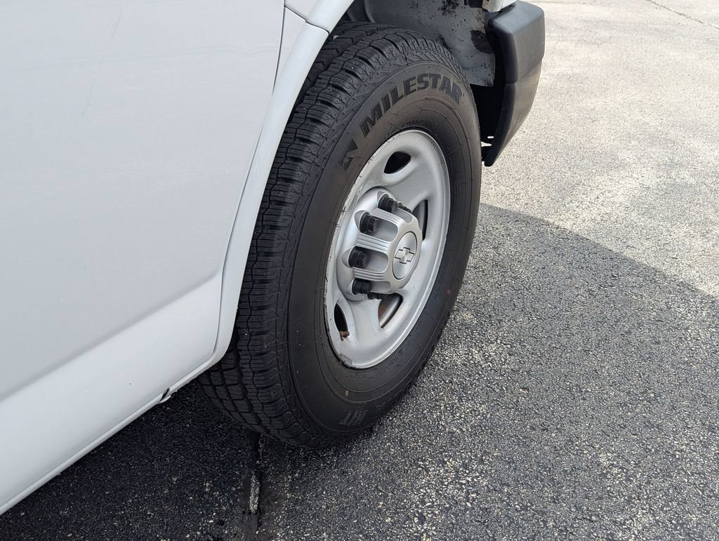 Used 2014 Chevrolet Express 2500 RWD image 20