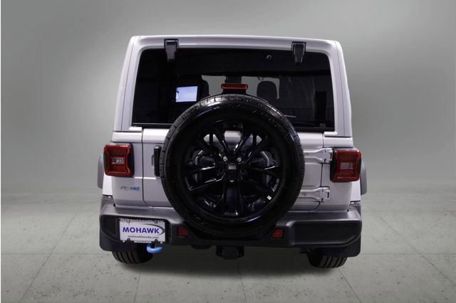 Used 2024 Jeep Wrangler Unlimited Sahara w/ Technology Group image 4