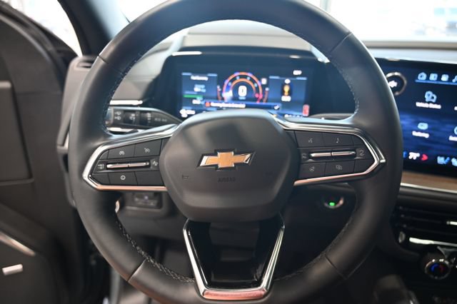 Used 2025 Chevrolet Suburban High Country AWD/4WD image 27