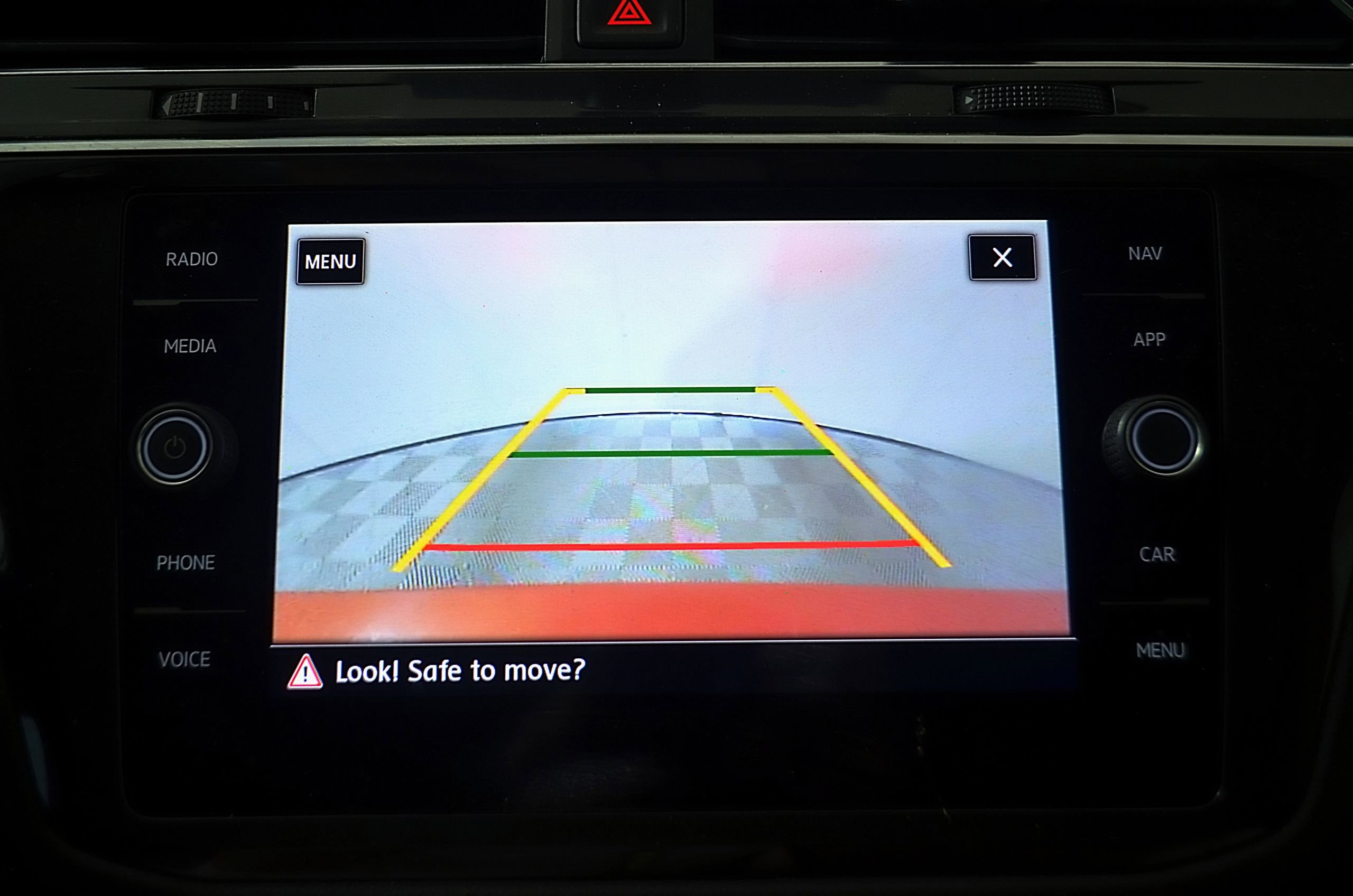 Used 2019 Volkswagen Tiguan SEL FWD image 30