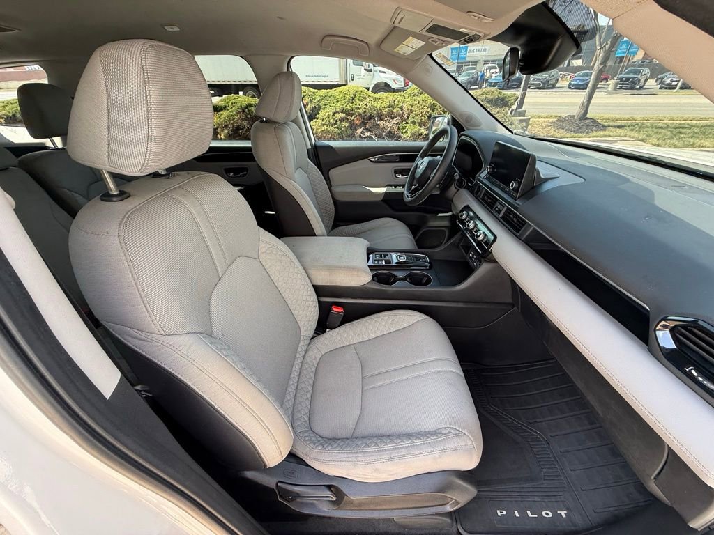 Used 2023 Honda Pilot LX image 43