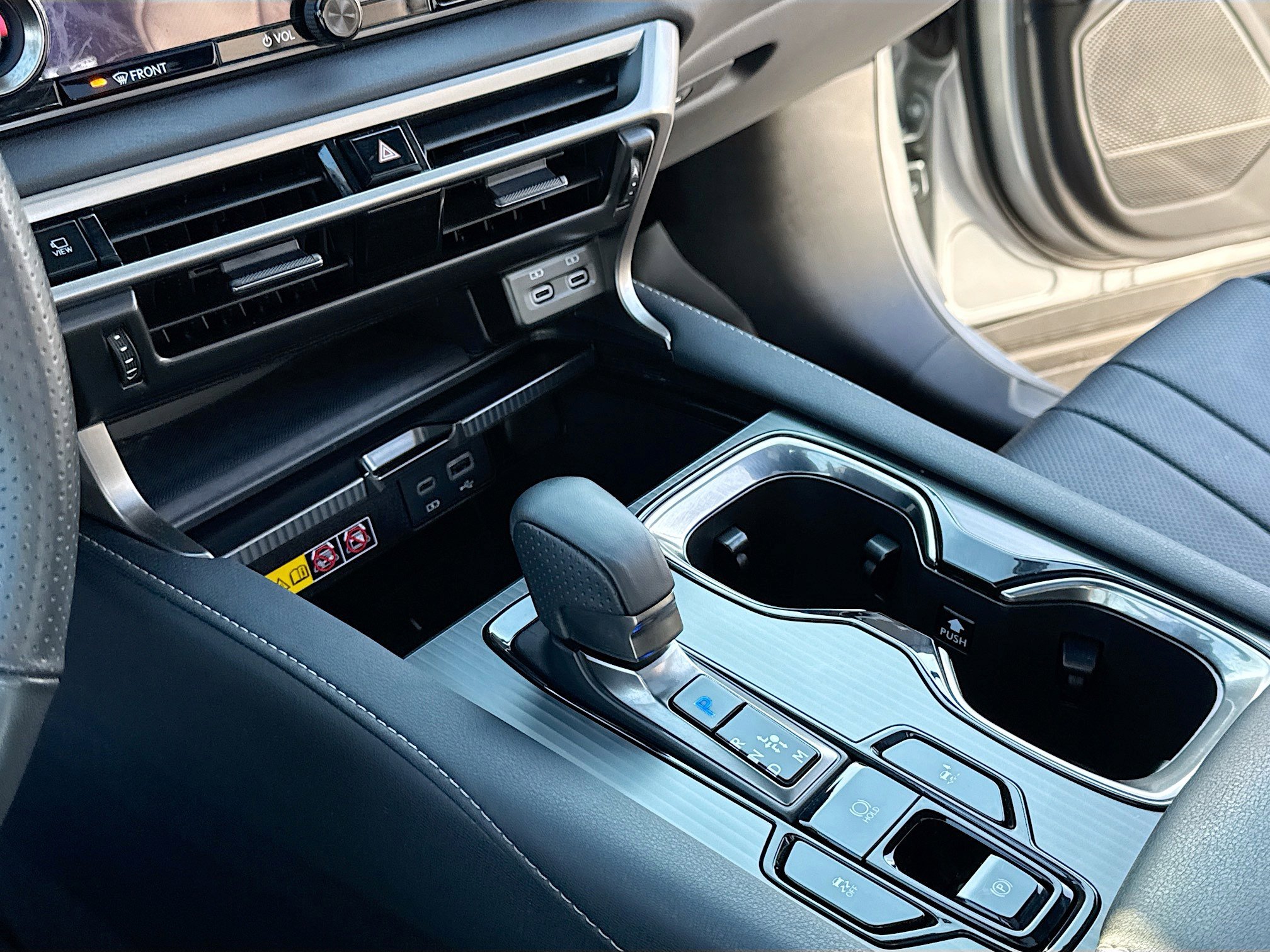 Used 2023 Lexus RX 500h F Sport image 11