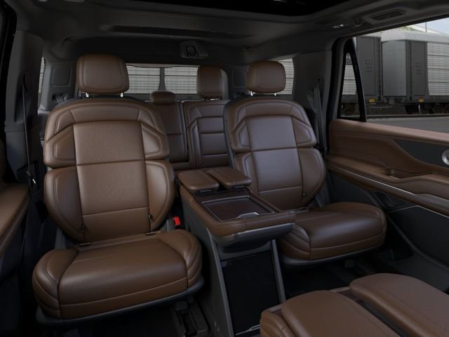 New 2026 Lincoln Navigator Reserve AWD/4WD image 12