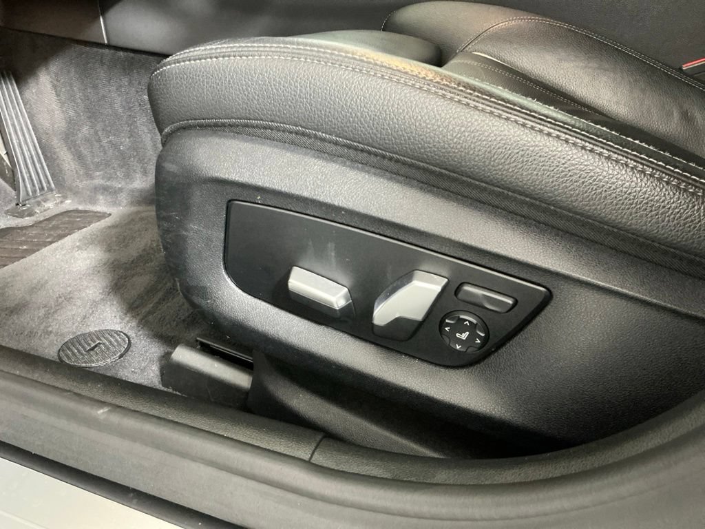 Used 2018 BMW 530e w/ Premium Package 2 RWD image 20