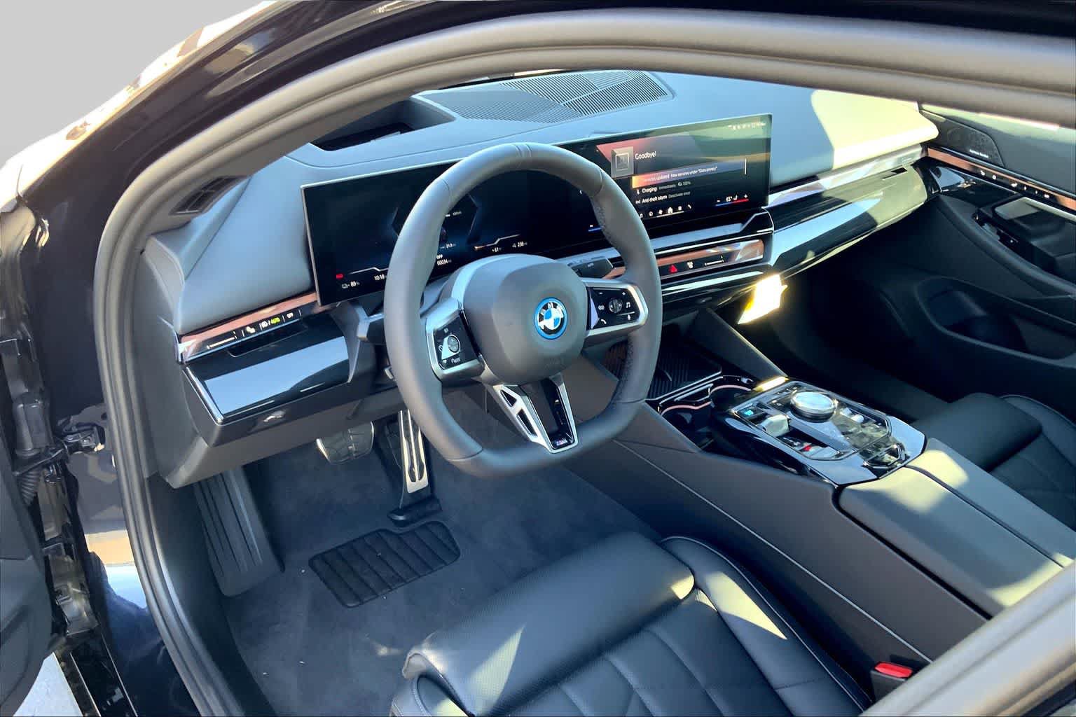 New 2026 BMW i5 eDrive40 w/ M Sport Package RWD image 8