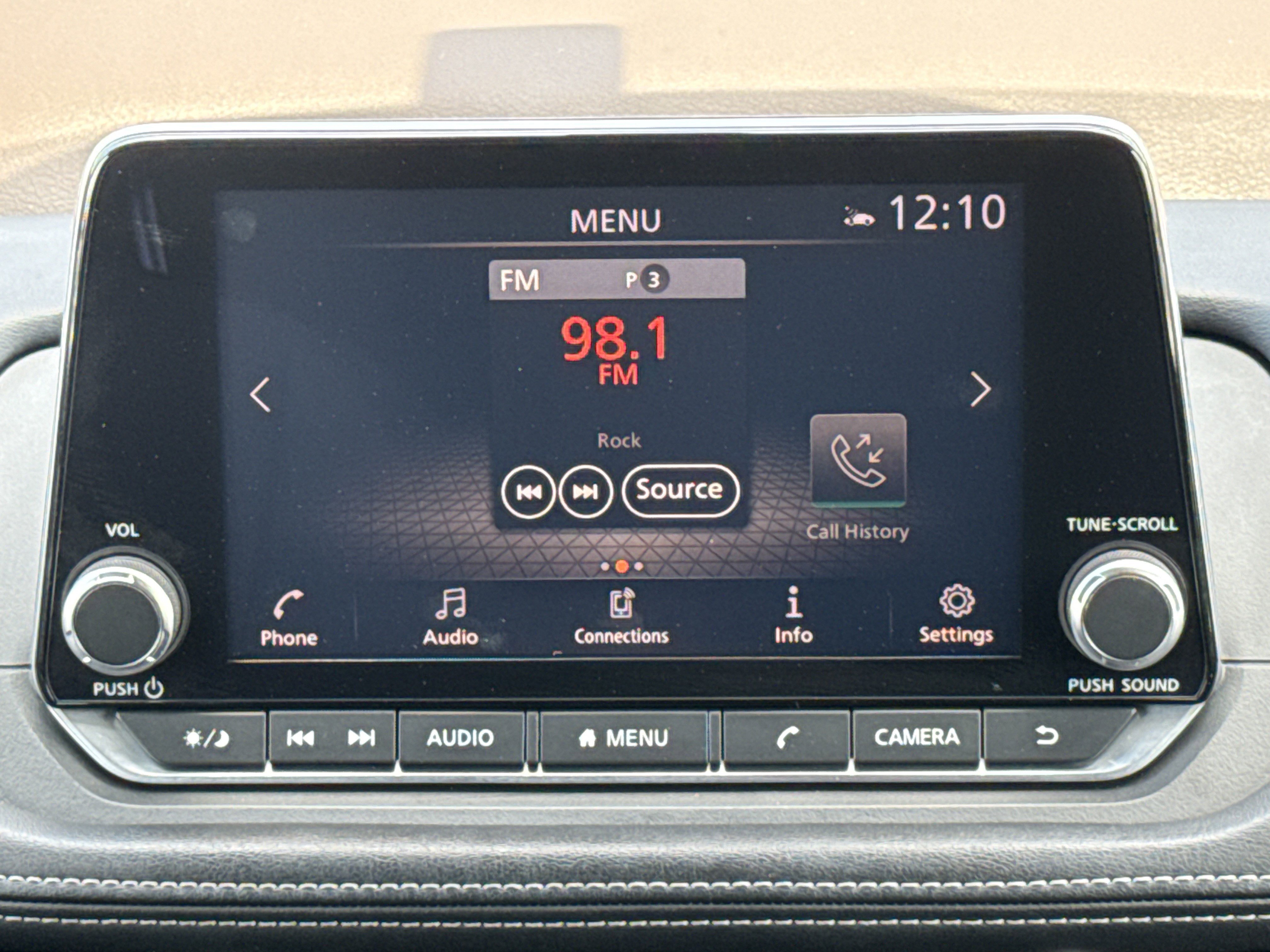 Used 2022 Nissan Rogue SV image 23