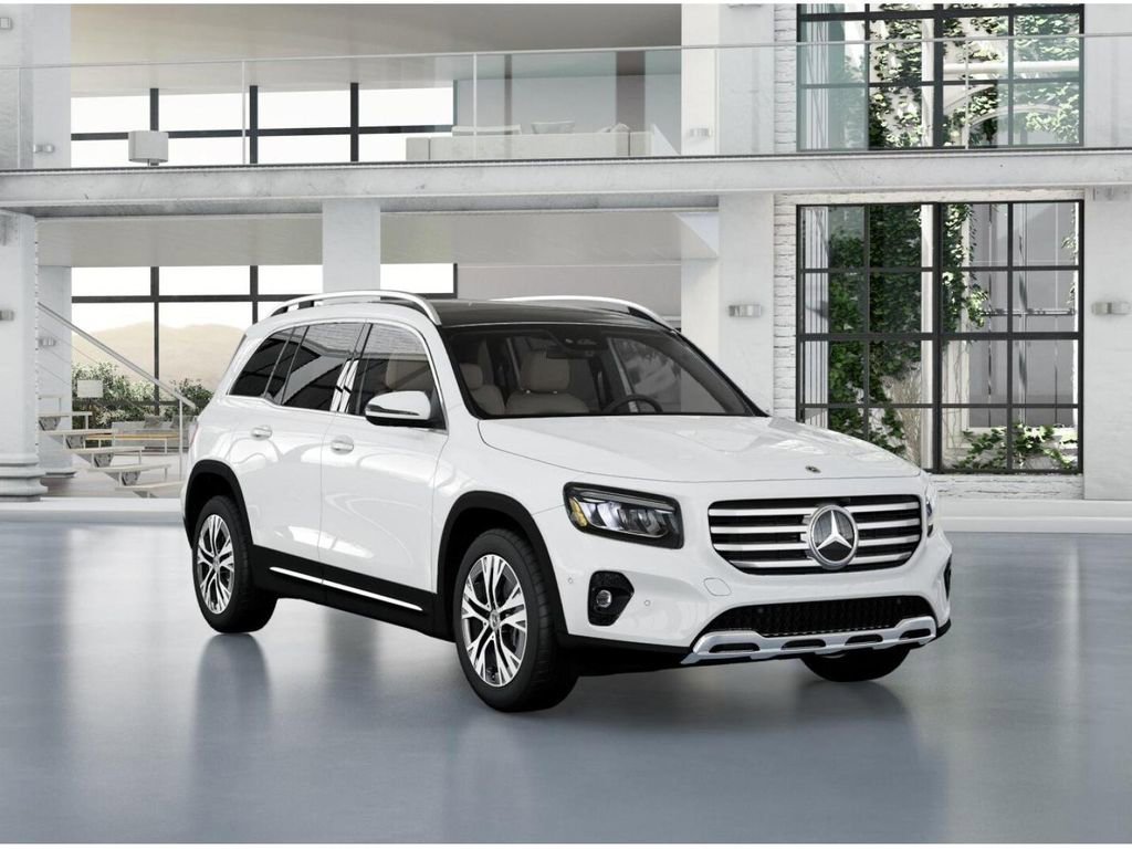 Used 2026 Mercedes-Benz GLB 250 4MATIC image 10