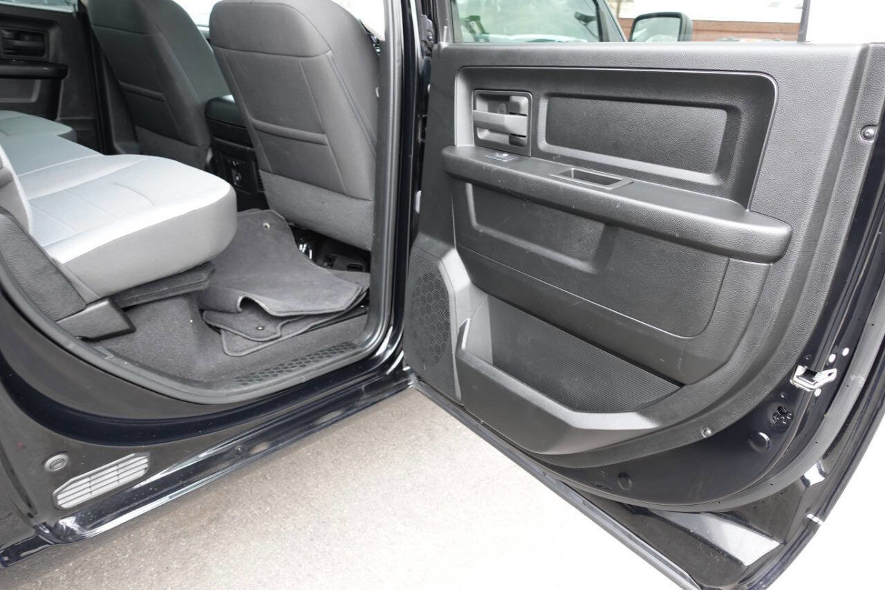 Used 2023 RAM 1500 Express w/ Wheel & Sound Group AWD/4WD image 28