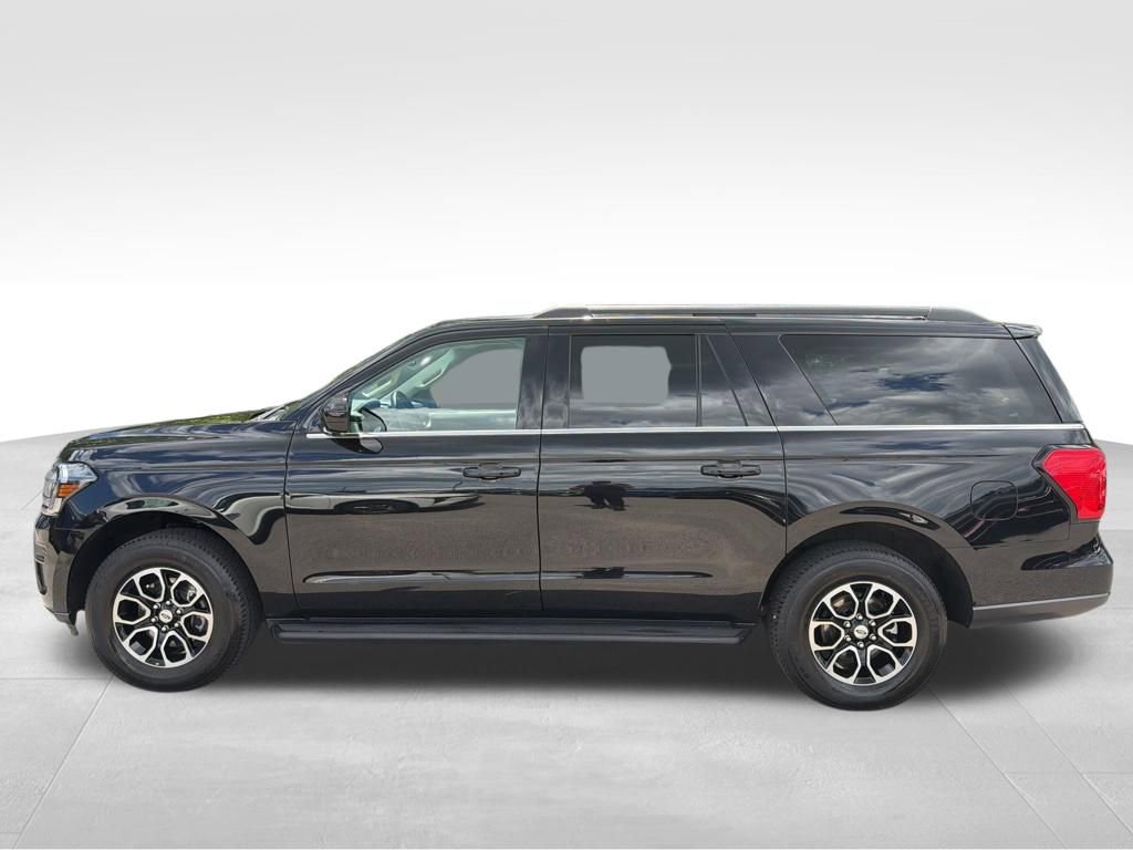 Used 2024 Ford Expedition Max XLT image 2