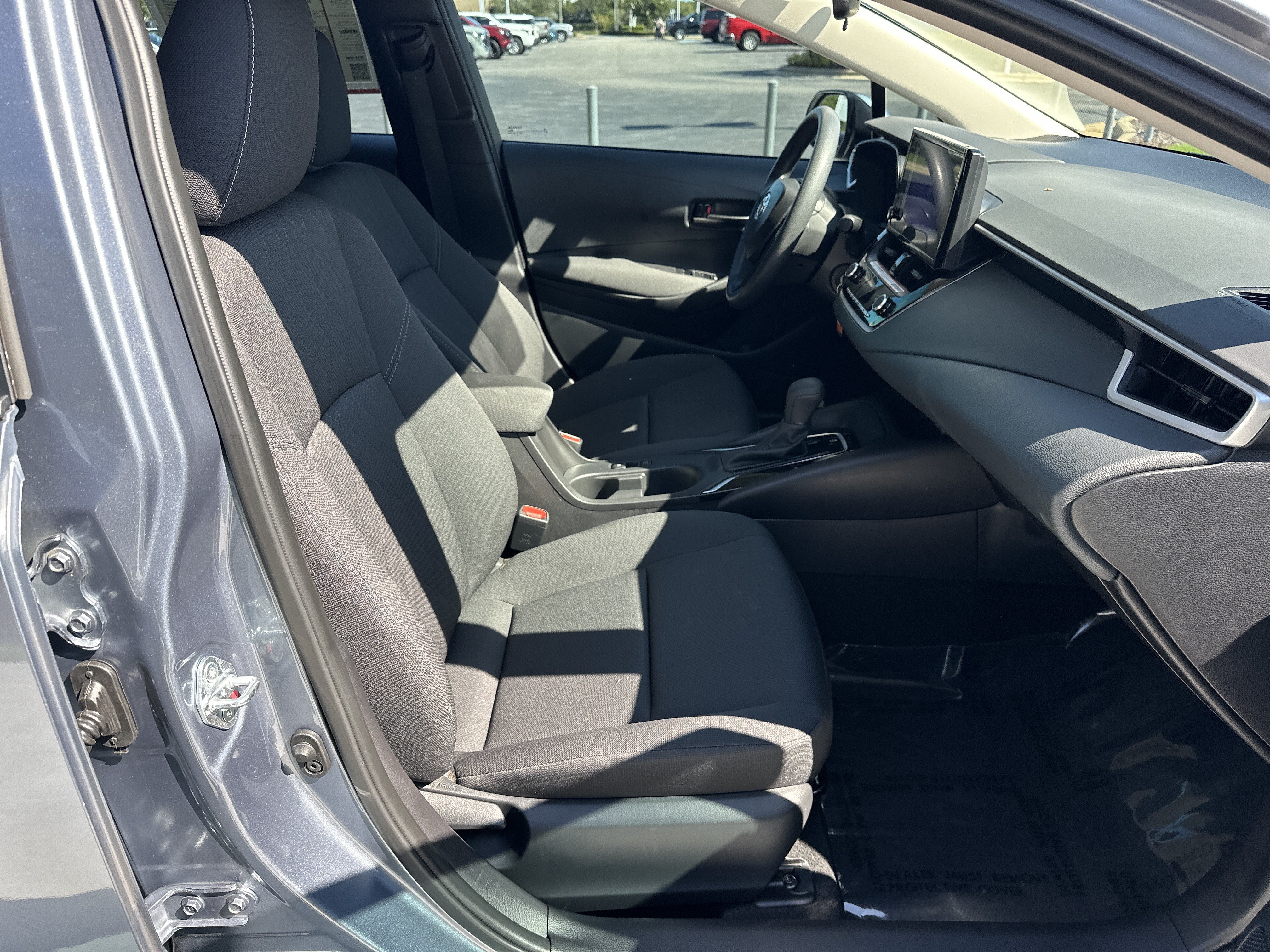 Used 2025 Toyota Corolla LE FWD image 32