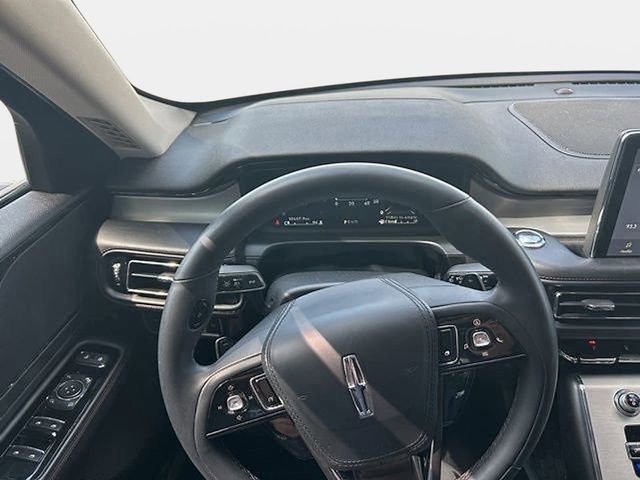 Used 2023 Lincoln Aviator AWD w/ Premium Package image 10