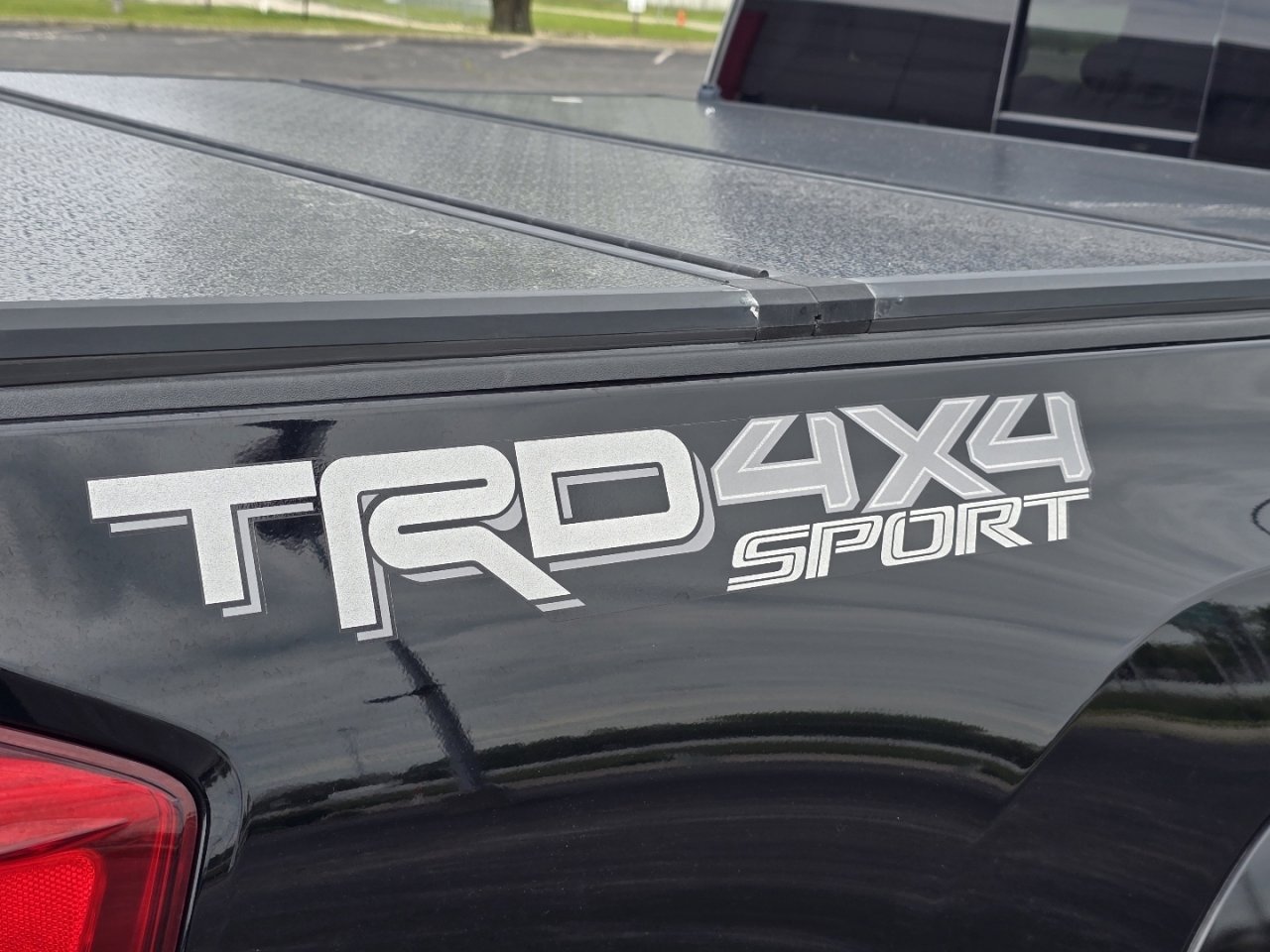 Certified 2017 Toyota Tacoma TRD Sport AWD/4WD image 17