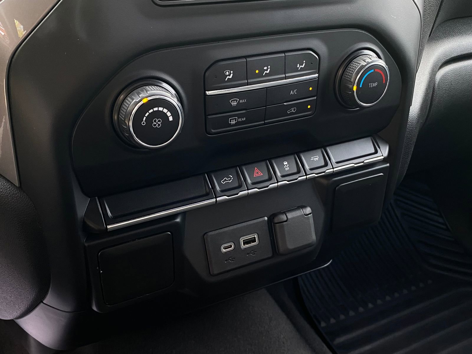 Used 2021 Chevrolet Silverado 1500 Custom image 18