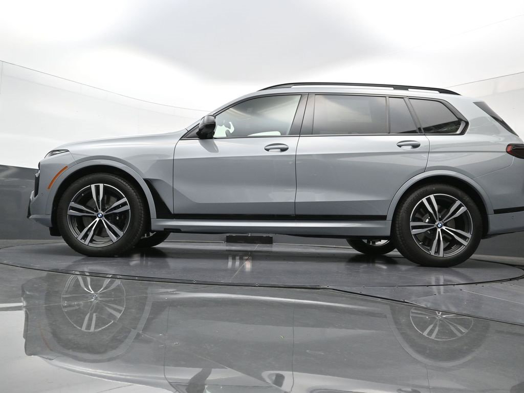 New 2026 BMW X7 M60i w/ Executive Package image 36