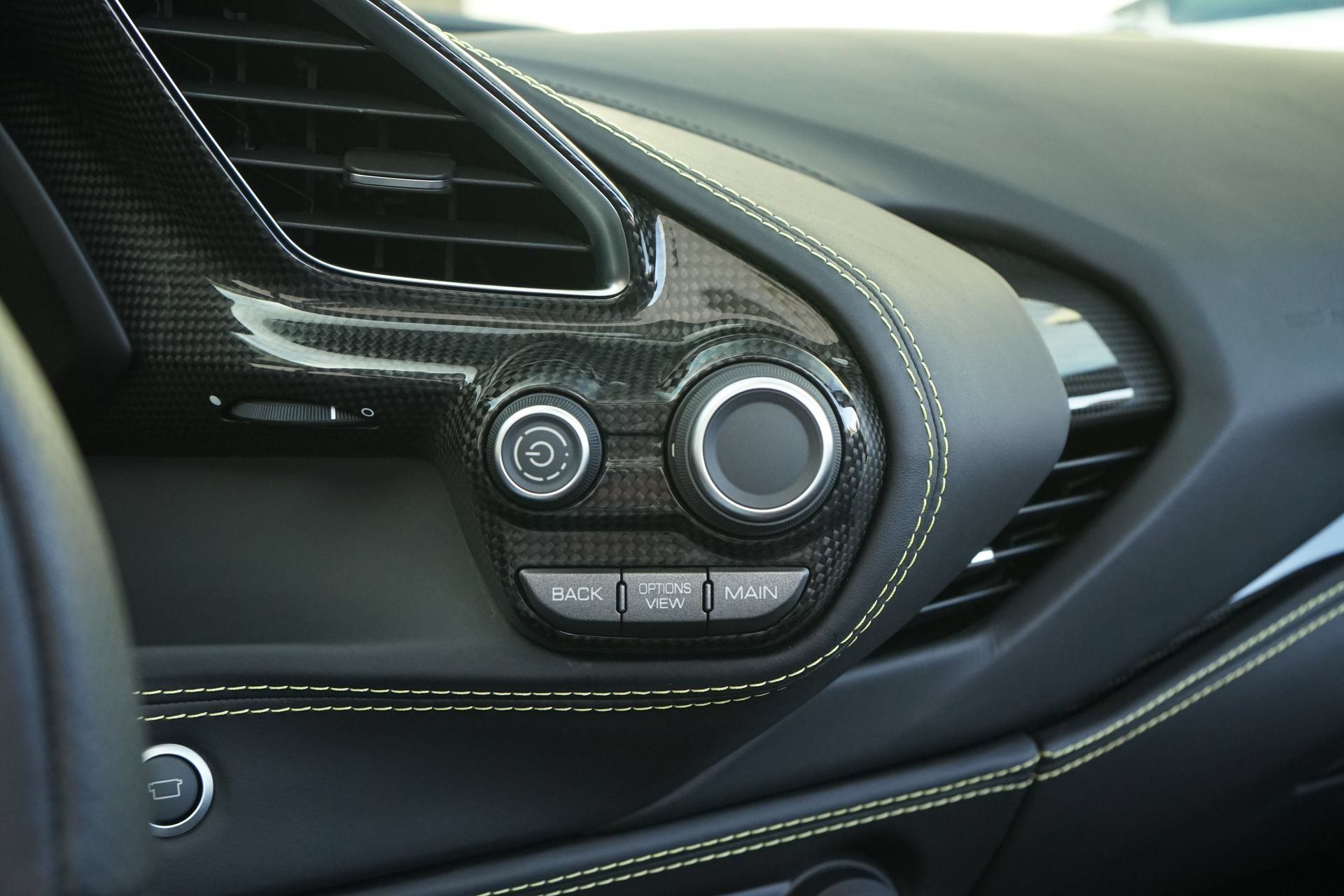 Used 2018 Ferrari 488 Spider RWD image 15