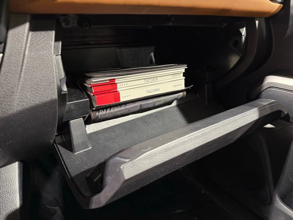 Used 2019 Toyota Tacoma SR5 AWD/4WD image 26