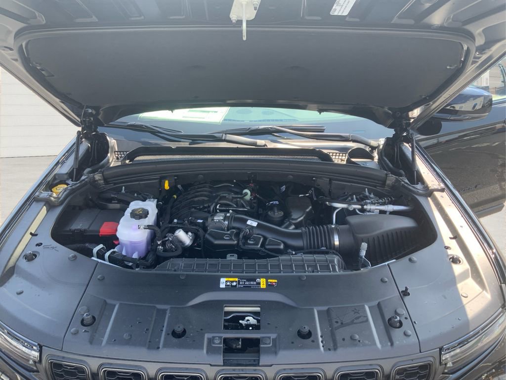 New 2025 Jeep Grand Cherokee L Altitude image 21