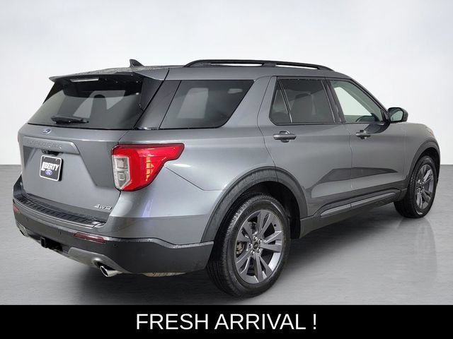 Certified 2023 Ford Explorer XLT w/ Equipment Group 202A AWD/4WD image 3