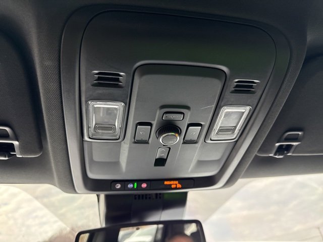 Used 2025 GMC Yukon XL Elevation image 47