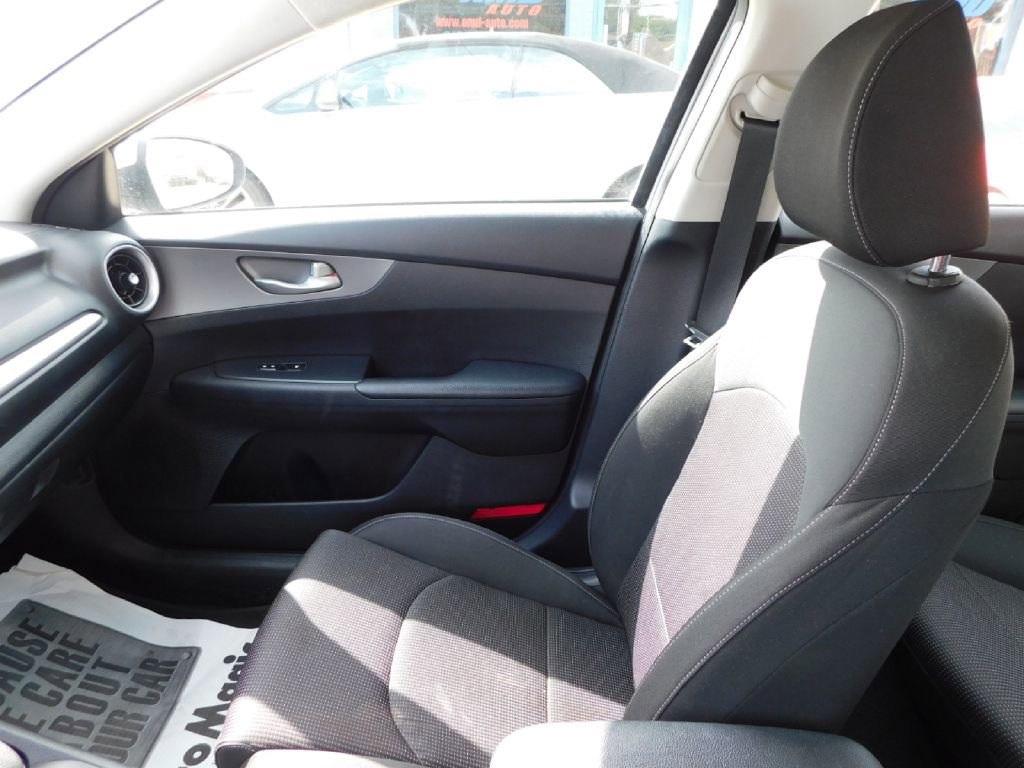 Used 2019 Kia Forte LXS image 33