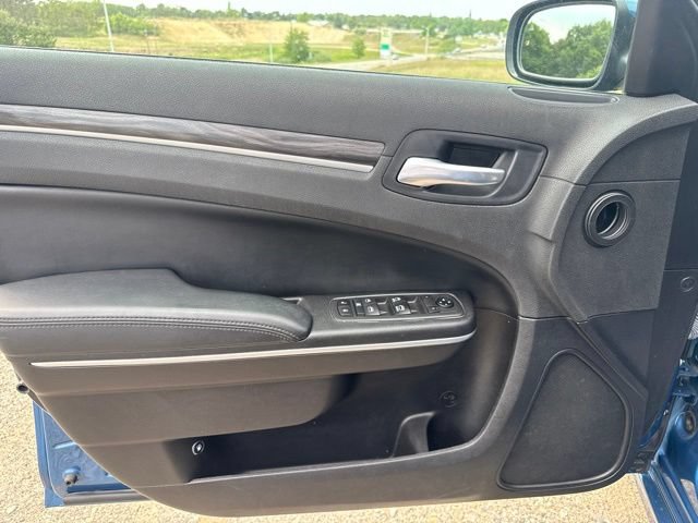 Used 2021 Chrysler 300 Touring L AWD/4WD image 17