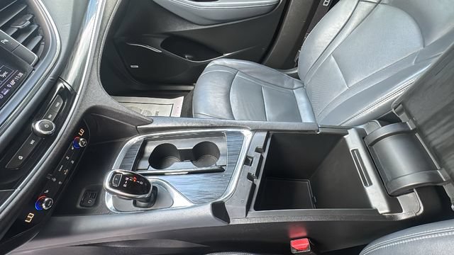 Used 2020 Buick Enclave Essence w/ Sound and Sites Package AWD/4WD image 18