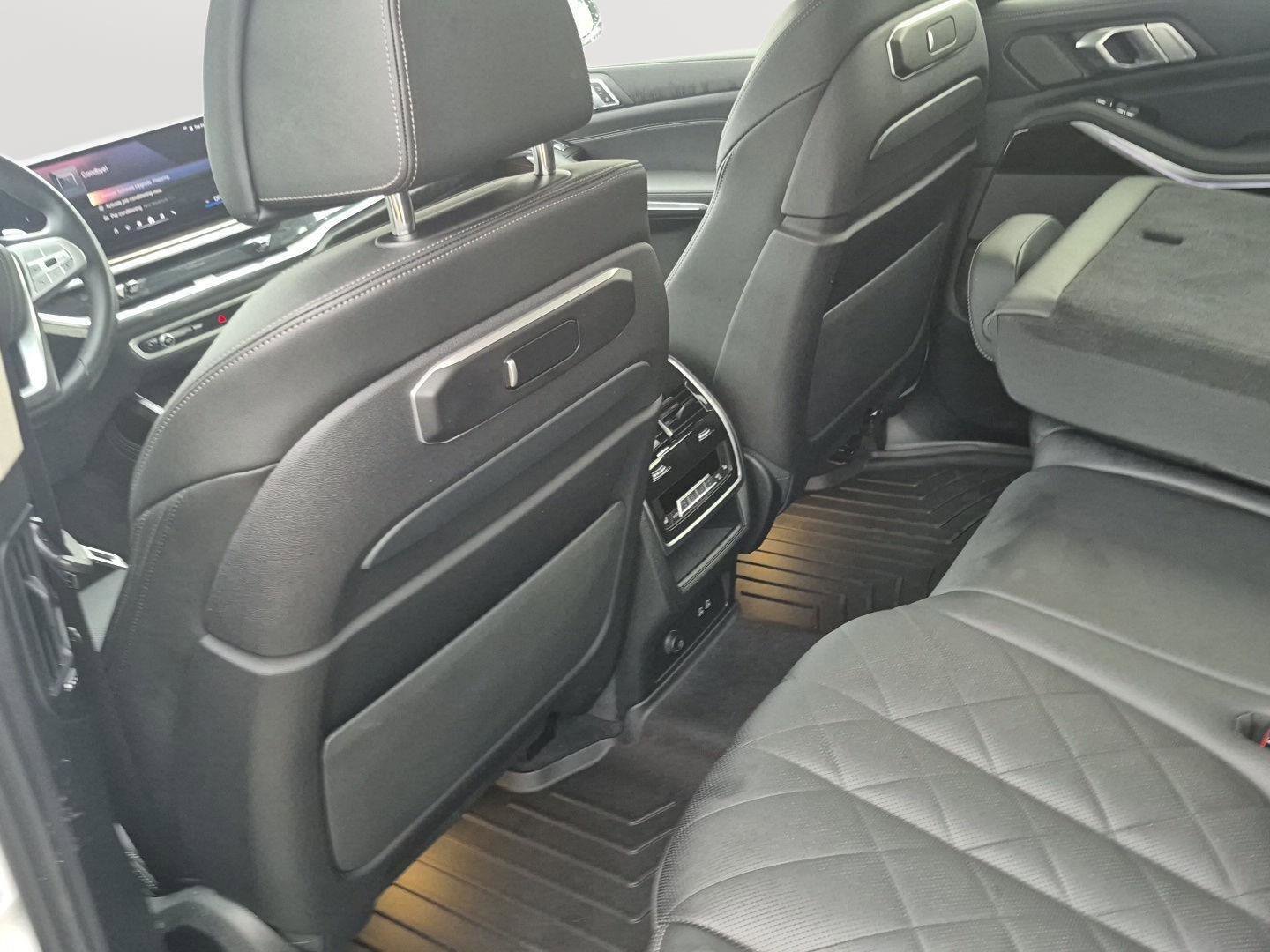 Used 2024 BMW X7 xDrive40i image 50