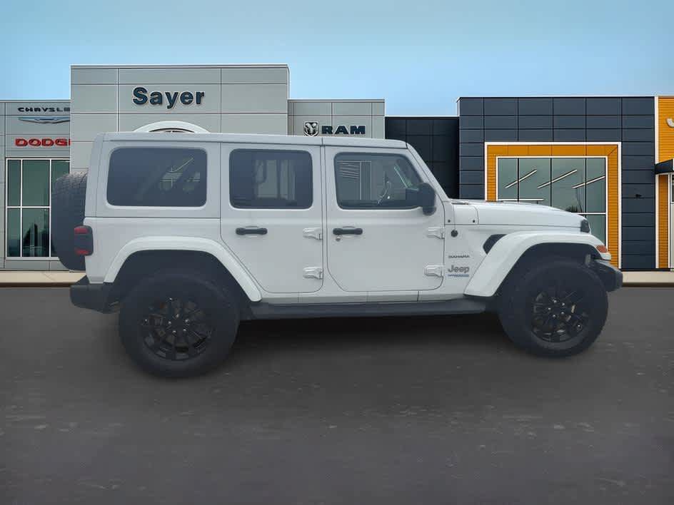 Used 2021 Jeep Wrangler Unlimited Sahara w/ Cold Weather Group AWD/4WD image 8