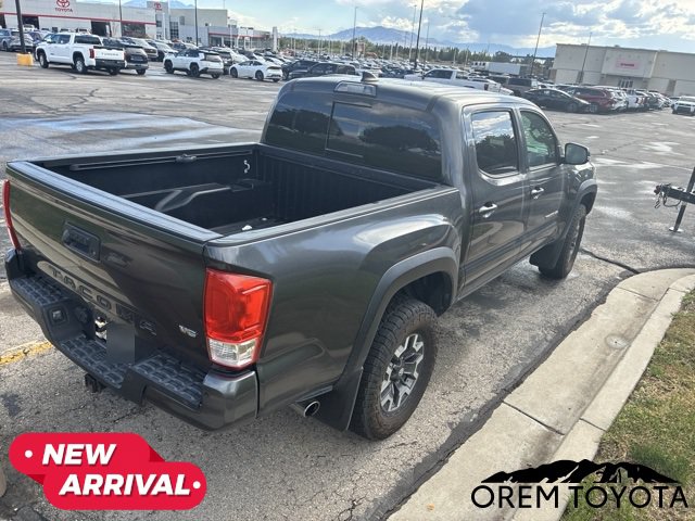 Used 2019 Toyota Tacoma TRD Off-Road w/ Technology Package AWD/4WD image 3