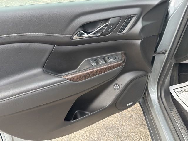 Used 2023 GMC Acadia Denali w/ Denali Ultimate Package FWD image 18