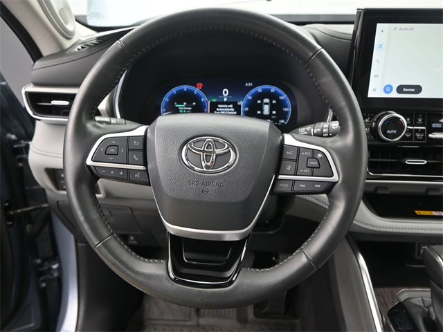 Used 2024 Toyota Highlander Platinum image 8