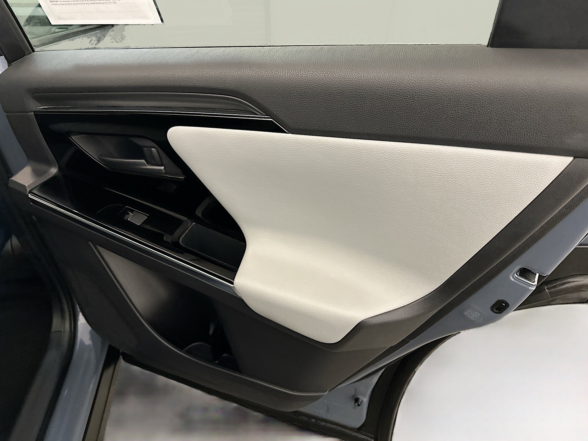 Used 2023 Subaru Solterra AWD image 33