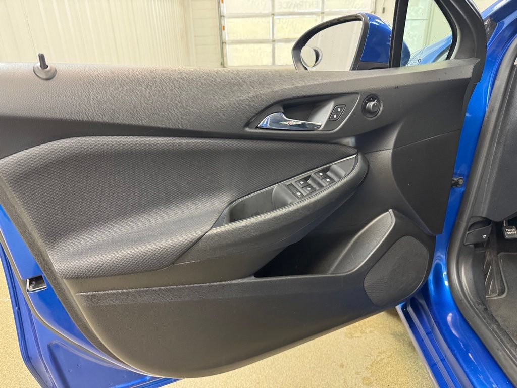 Used 2017 Chevrolet Cruze LT FWD image 8