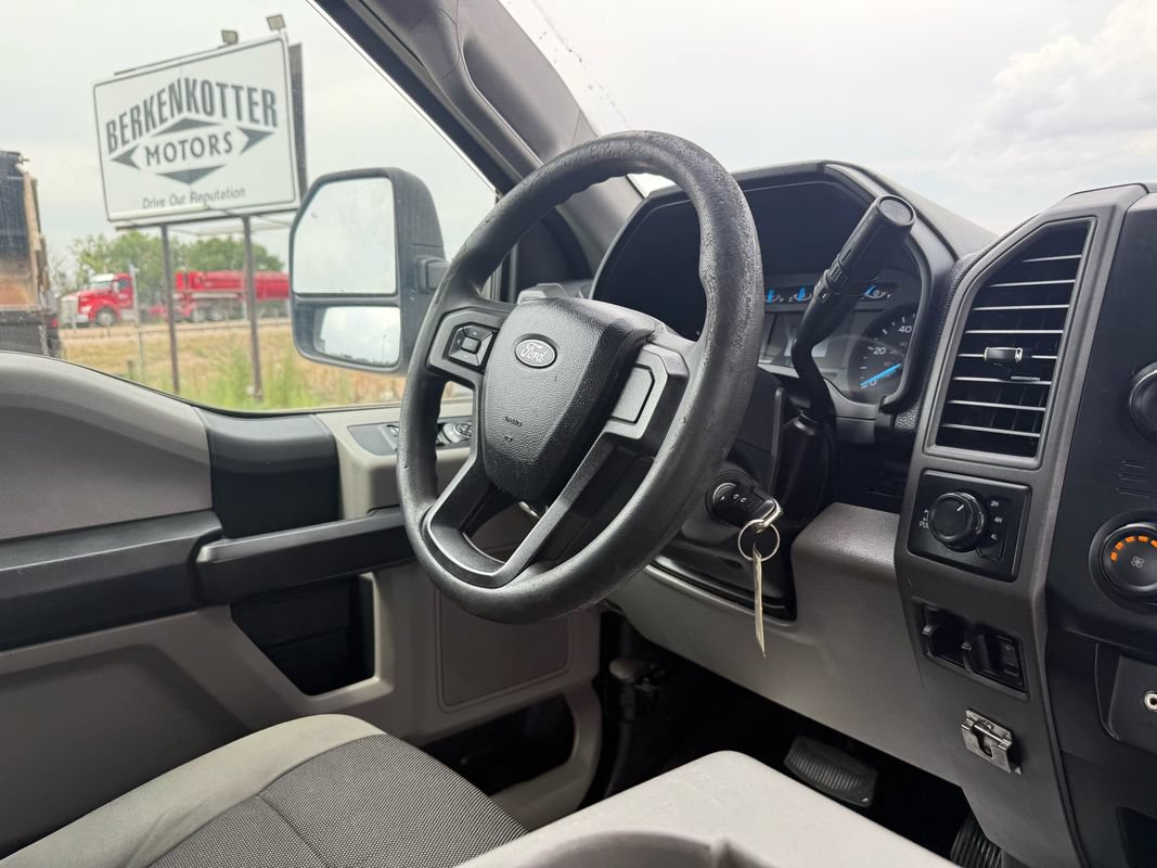 Used 2017 Ford F250 XL w/ Power Equipment Group AWD/4WD image 17