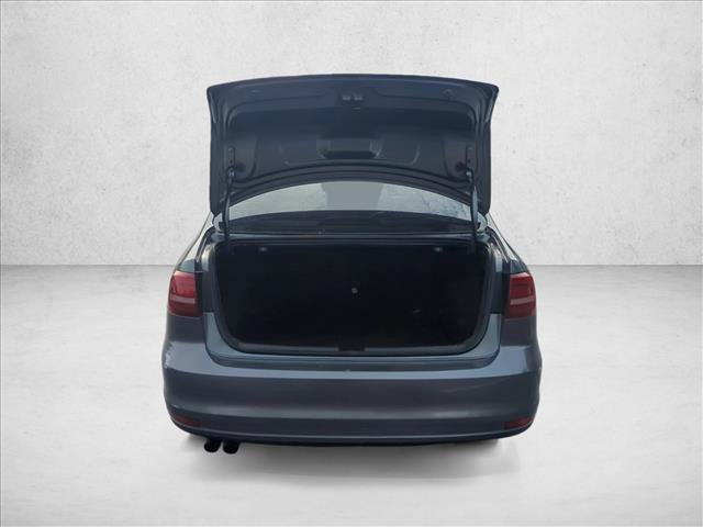 Used 2016 Volkswagen Jetta Sport image 6