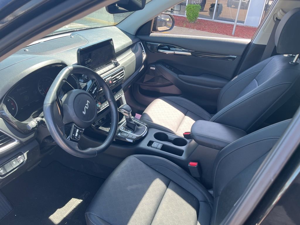 Used 2023 Kia Seltos SX w/ SX Sunroof Package AWD/4WD image 10