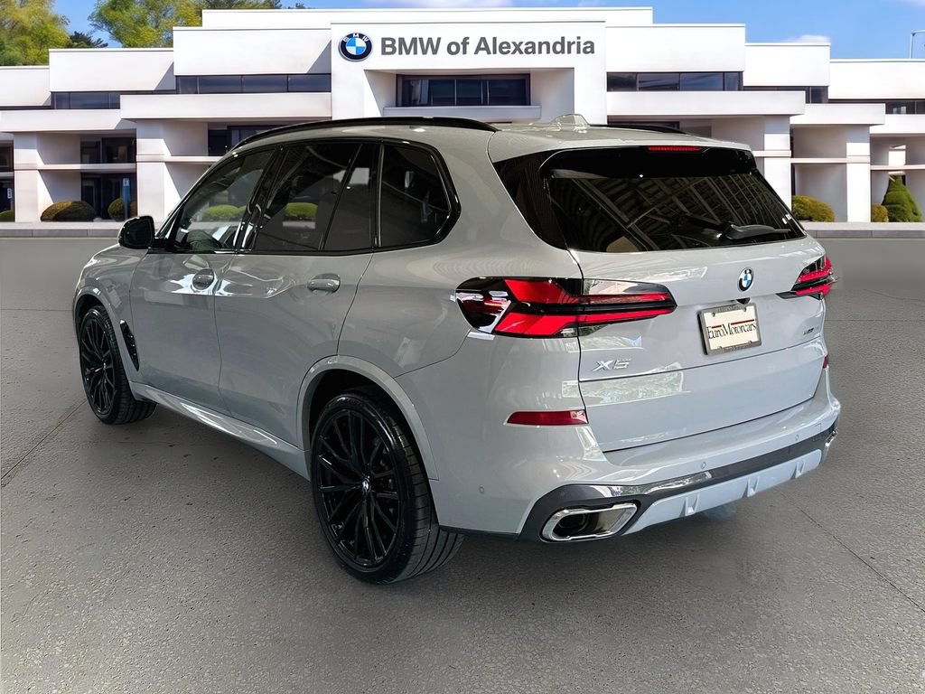 Used 2025 BMW X5 xDrive40i w/ M Sport Package AWD/4WD image 7