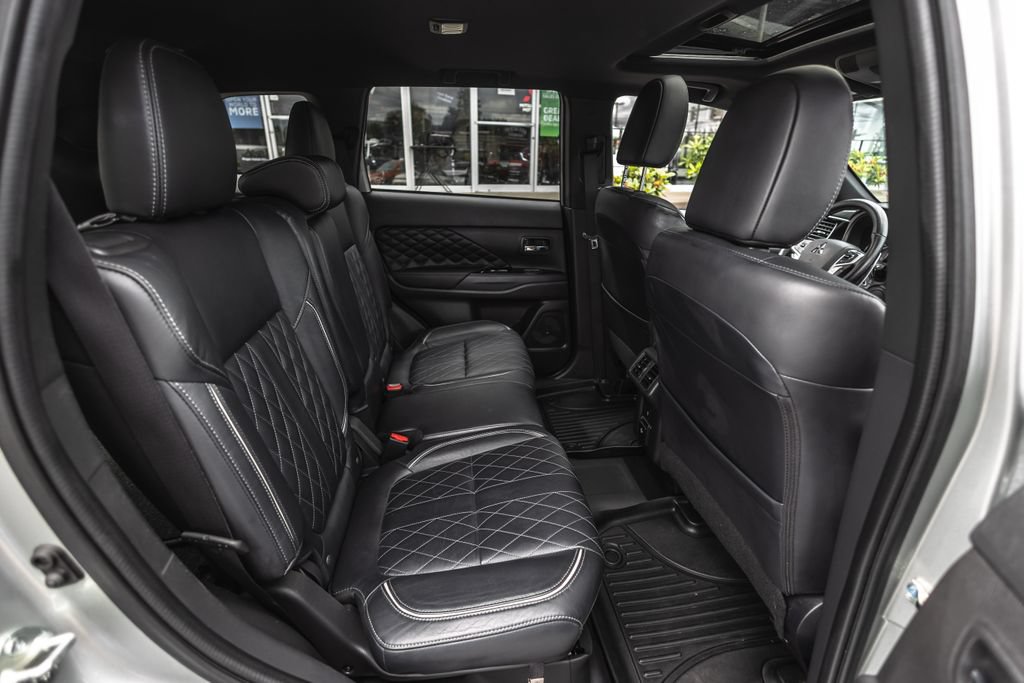 Used 2022 Mitsubishi Outlander GT AWD/4WD image 29