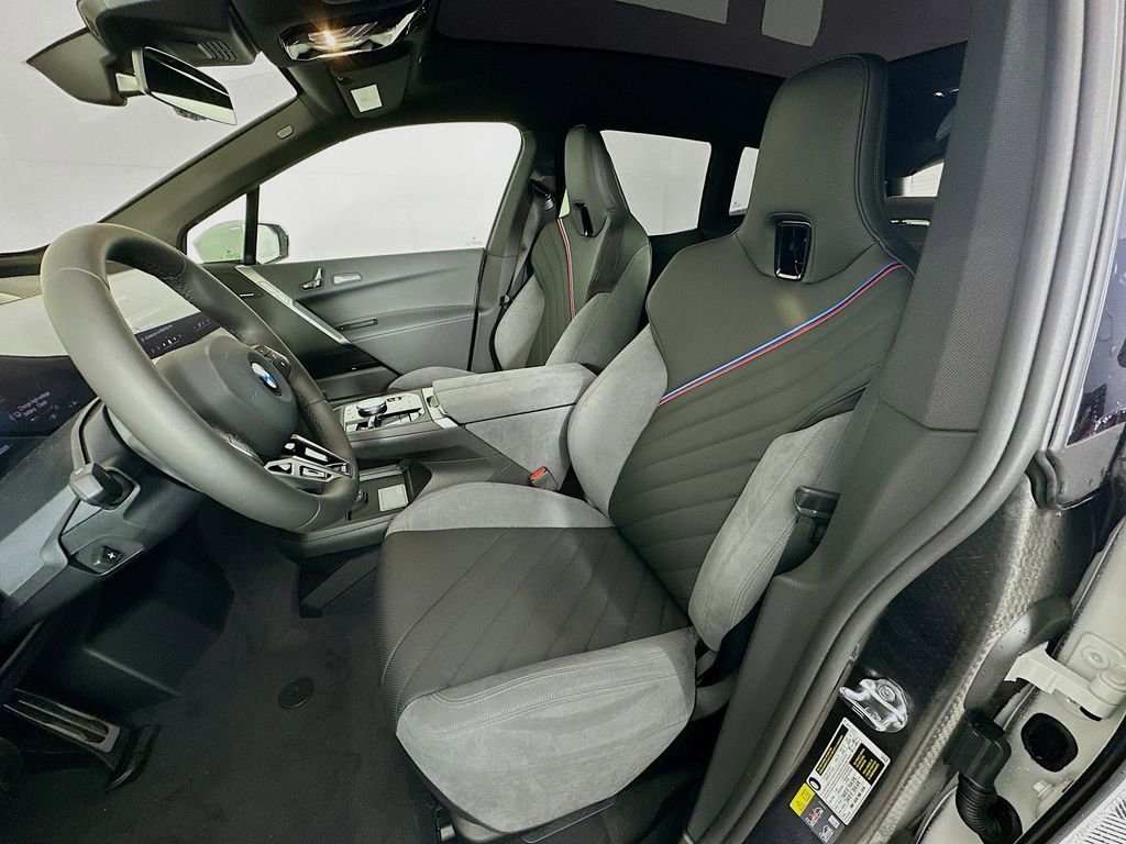 New 2026 BMW iX xDrive60 w/ M Sport Package image 28