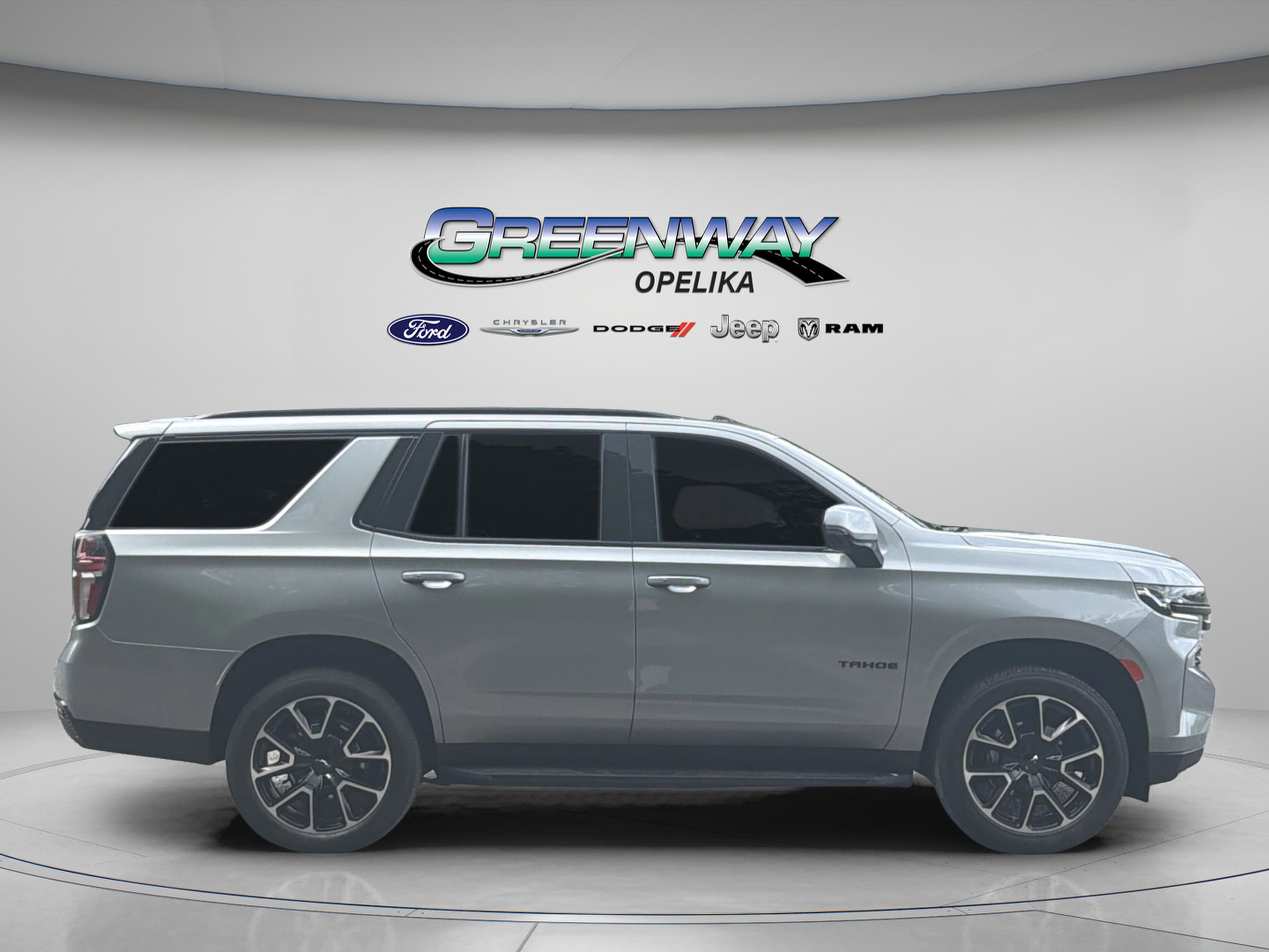 Used 2024 Chevrolet Tahoe RST w/ Luxury Package AWD/4WD image 13
