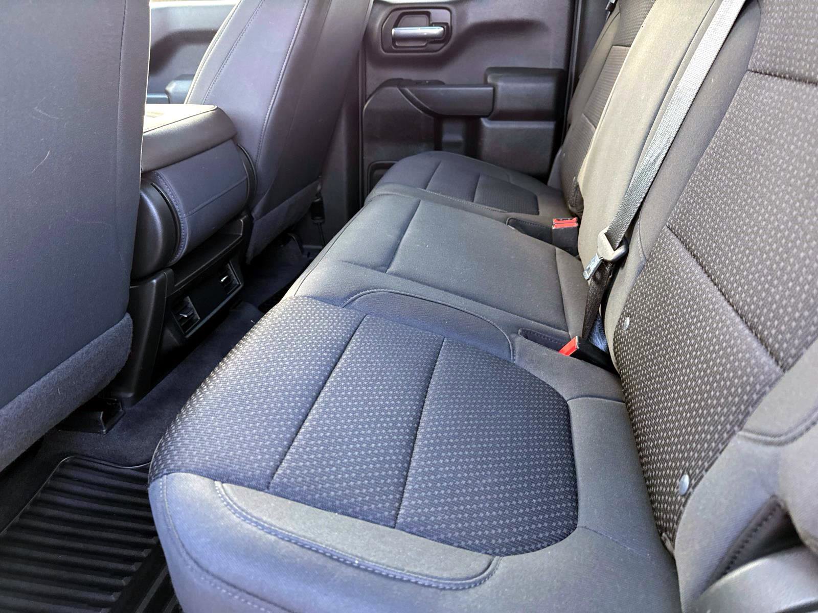 Used 2020 Chevrolet Silverado 1500 Custom w/ Custom Value Package image 12