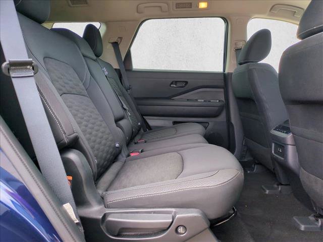 Used 2025 Nissan Pathfinder SV image 20