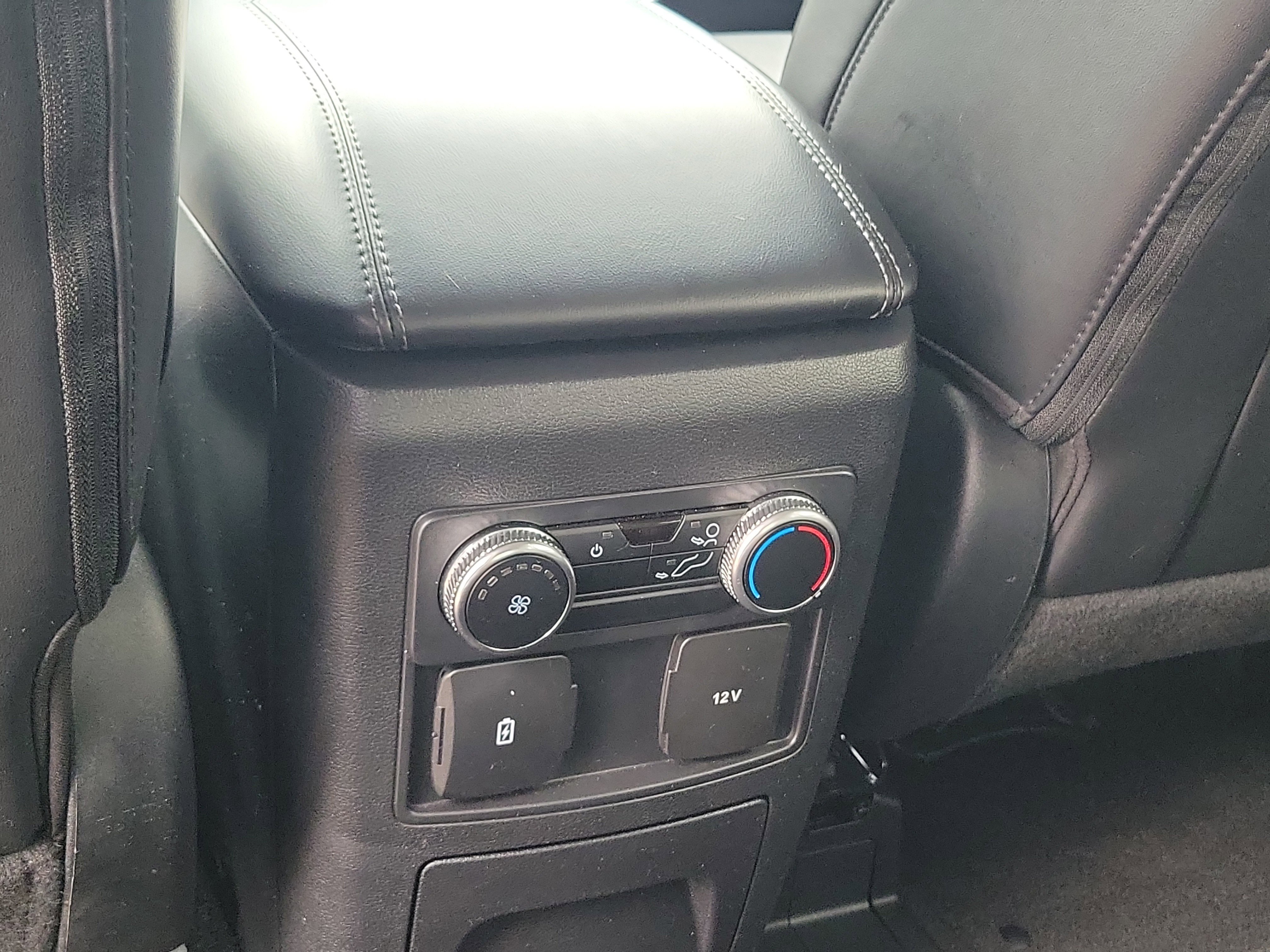 Used 2023 Ford Explorer XLT w/ Equipment Group 202A AWD/4WD image 13
