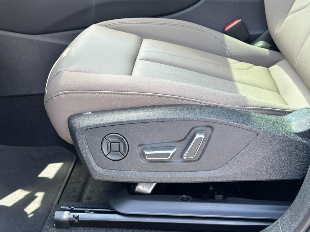 New 2026 Audi Q3 quattro 2.0T AWD/4WD image 15