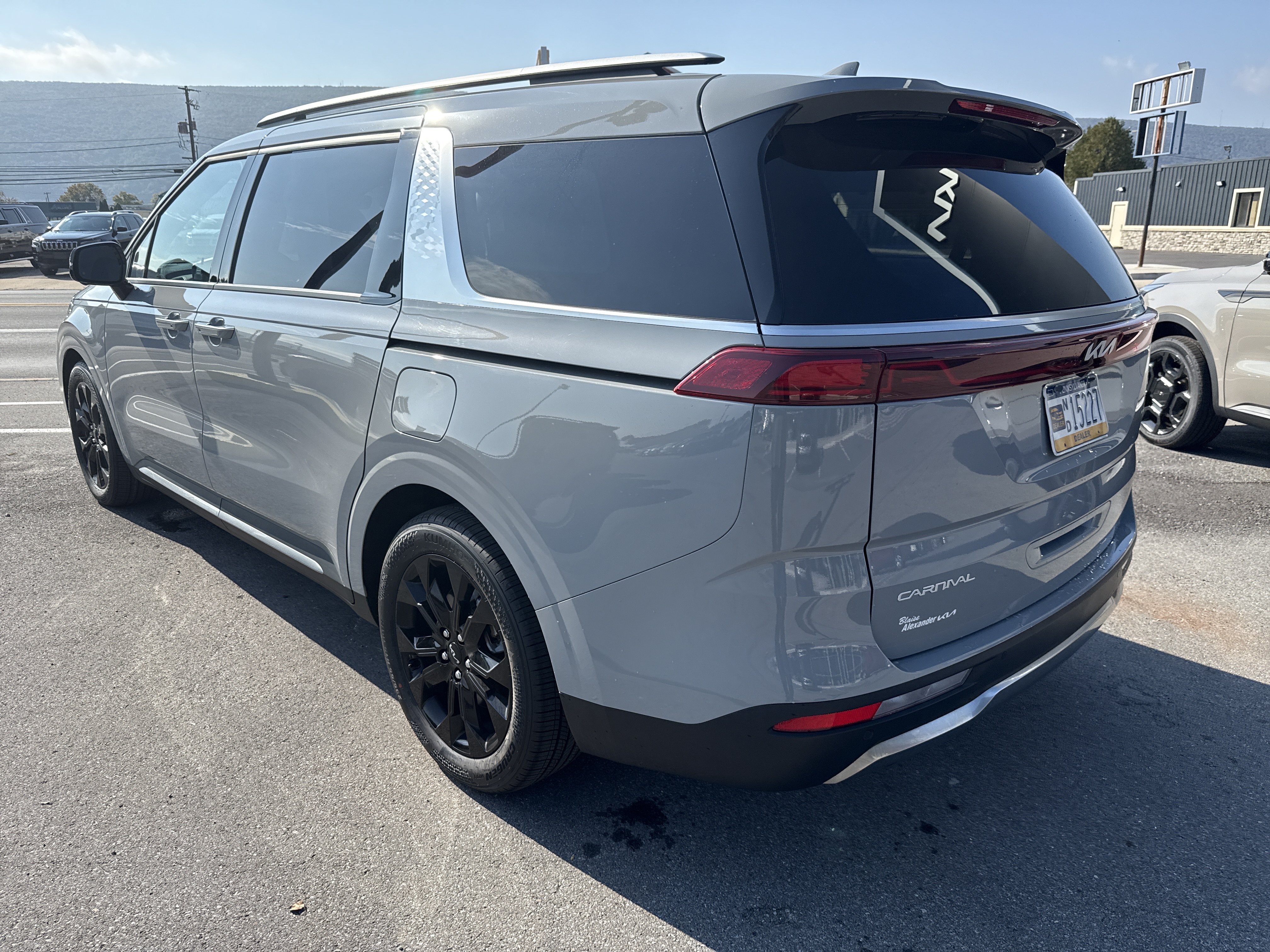 Certified 2024 Kia Carnival SX Prestige FWD image 6
