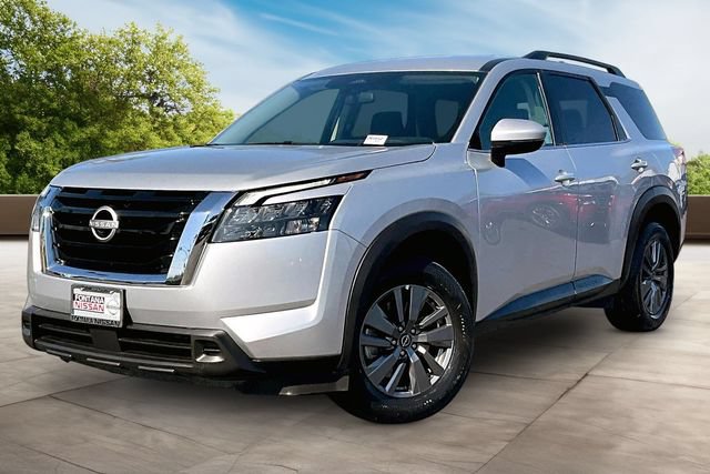 Certified 2024 Nissan Pathfinder SV FWD image 3