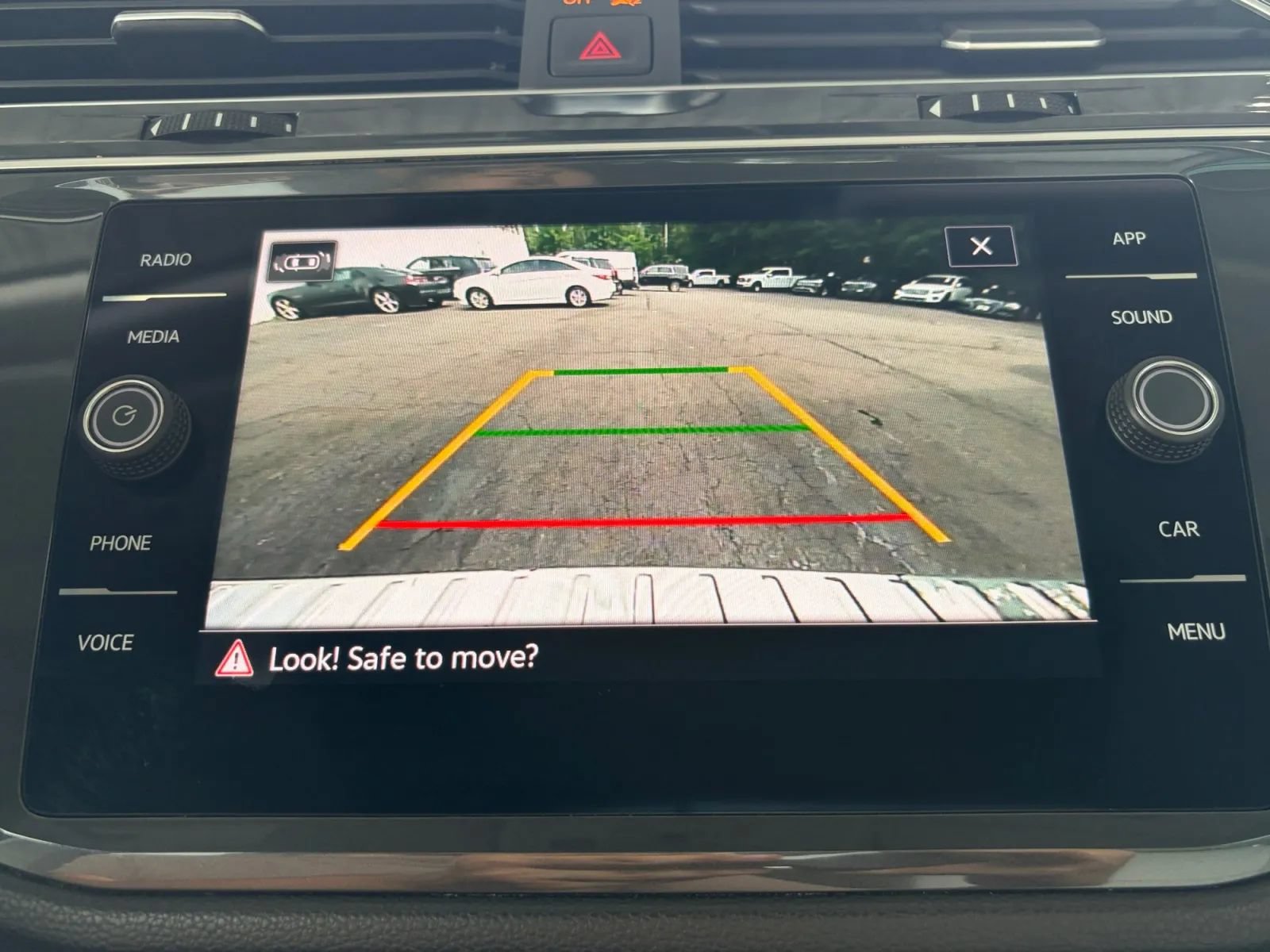 Used 2023 Volkswagen Tiguan SE w/ Panoramic Sunroof Package AWD/4WD image 34