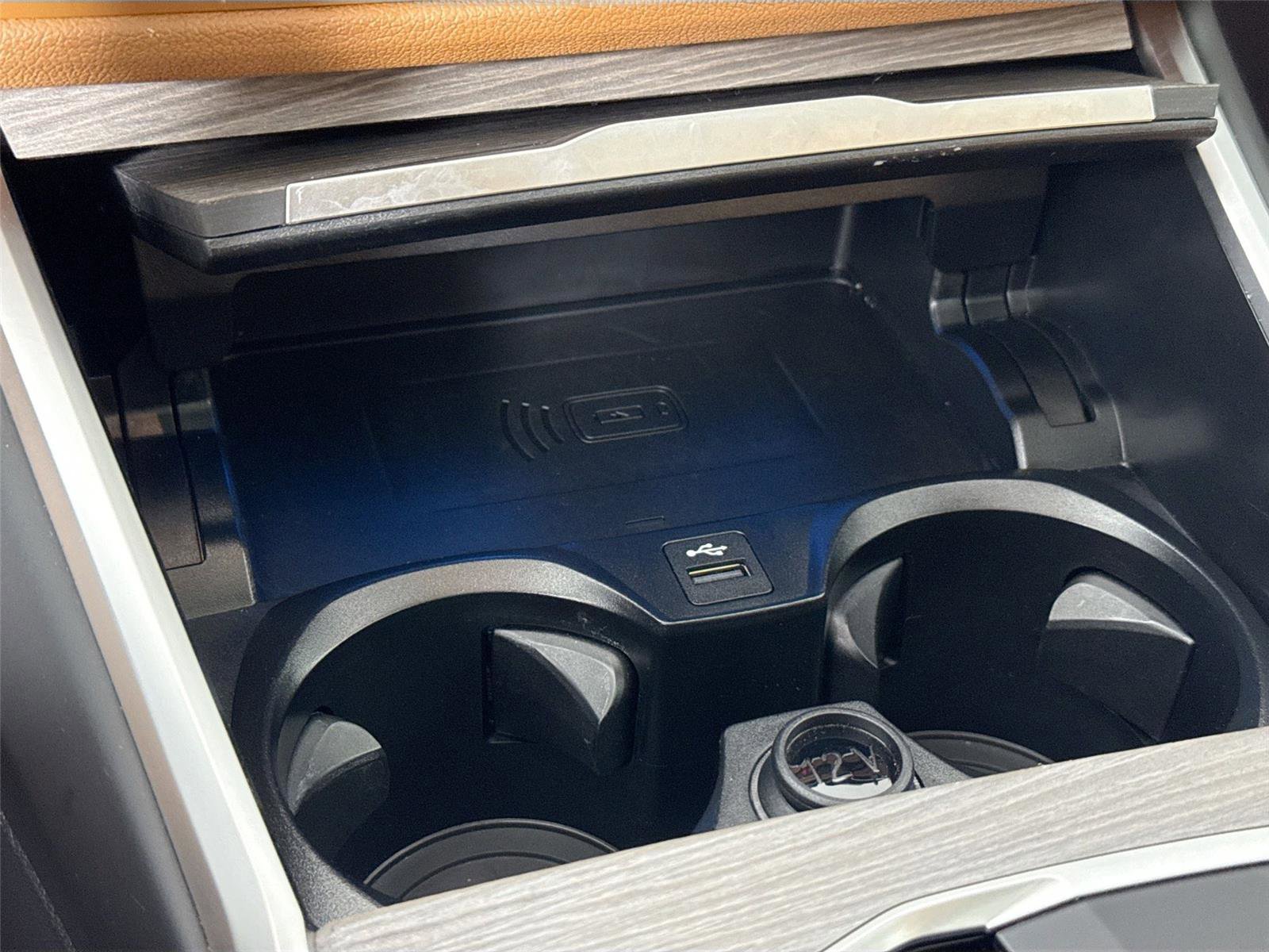 Used 2025 BMW i4 eDrive40 w/ Premium Package image 28