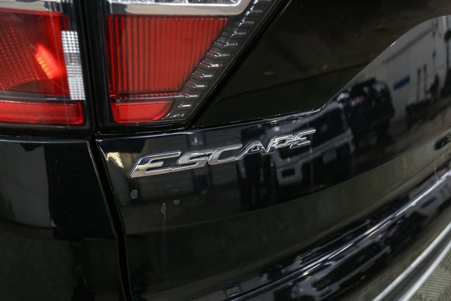 Used 2018 Ford Escape SE image 9